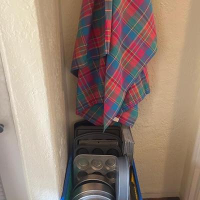 Baking pans
Linen