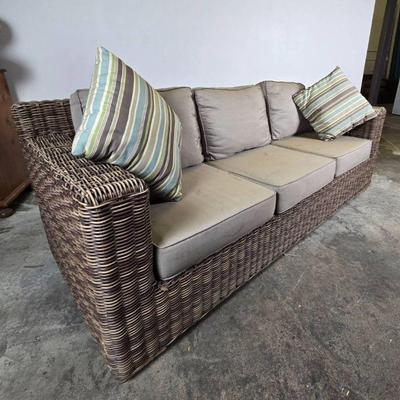 Outdoor Patio Furniture Ventana Resin Wicker Sofa with Cover