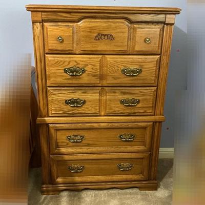 Broyhill Oak Acorn Wooden Dresser