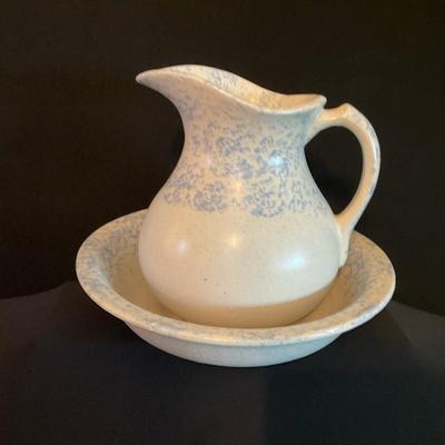 Roseville Wash Bowl And Pitcher