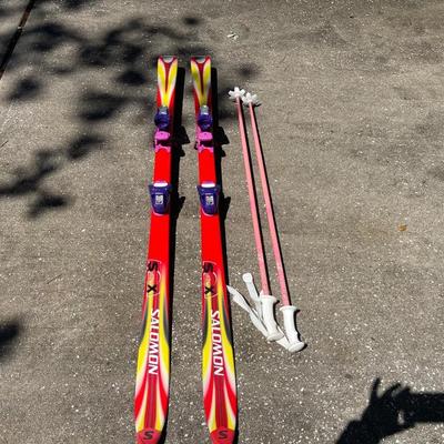 Pair of Salomon Youth Skis SX Pimento Tyrolia Bindings 