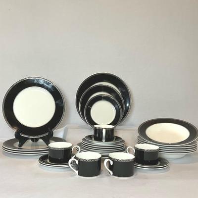 Mikasa Jayen Porcelain Dinner Set
