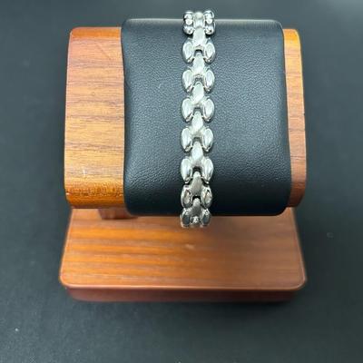14k White Gold Link Bracelet 