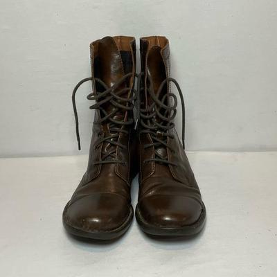 Born Brown Women’s Boots Size 8