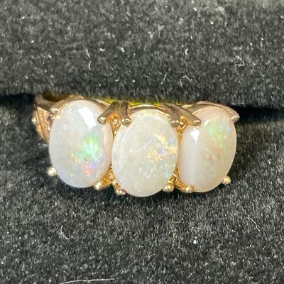 Gold 3 Stone Ring 