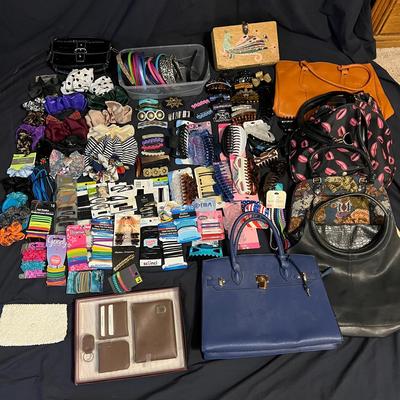 Accessorize ￼