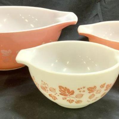 PYREX Lot 3 Serving Bowls Pink & White
