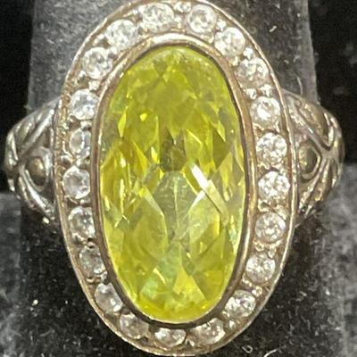 178: Vintage Sterling Silver Green Crystal Ring
