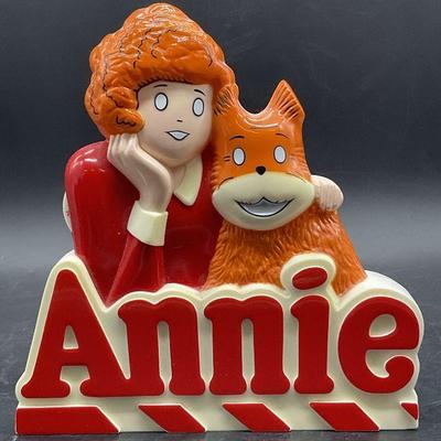 164: TRIBUNE 1981 Little Orphan Annie Radio
