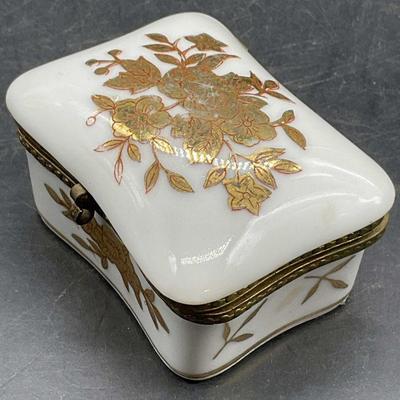 45: Vntg Gilt Floral Porcelain Hinged Lid Trinket Box
