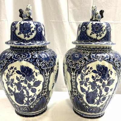 30: Pr DELFTS ROYAL SPHINX BOCH Scalloped Porc Urns
