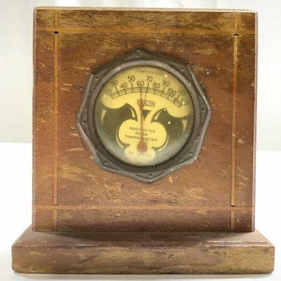 59: ROCHESTER Vntg Wooden Room Thermometer
