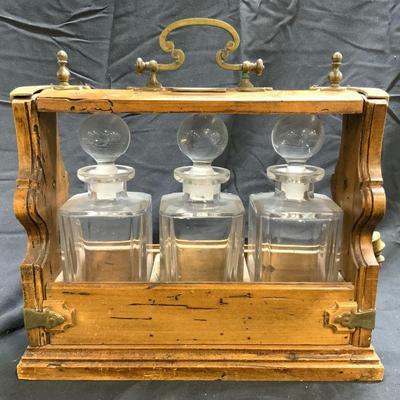 Atq 3 Bottle Wooden Tantalus W Gls Decanters
