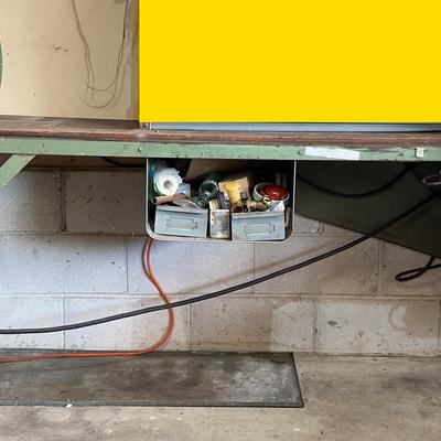 Work Bench With Grinder  