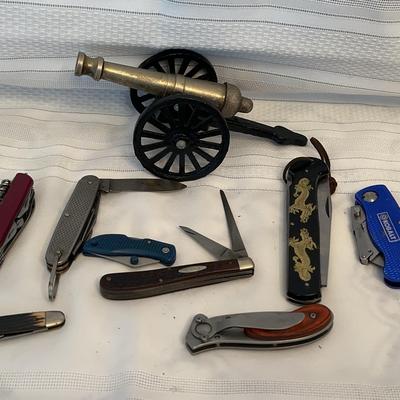 Knife Collection – Case And Vietnam