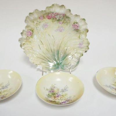 1038	RA PRUSSIA LEAF DISH & 3-5 1/2 IN BERRY BOWLS, LEAF DISH APPROXIMATELY 10 IN X 9 IN
