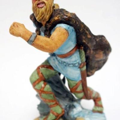 1077	ROYAL DOULTON VIKING FIGURE, APPROXIMATELY 9 IN H

