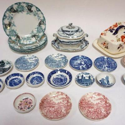 1067	GROUP OF ASSORTED PORCELAIN INCLUDING COVERED CHEESE DISH, MINIATURE TUREEN, BLUE WEDGWOOD TRANFER PLATES
