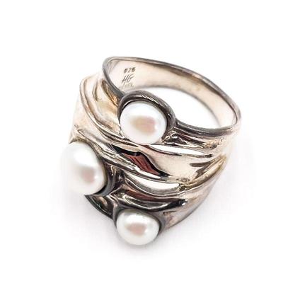 925 Sterling Silver Ring with Pearls, Size 7