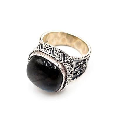 Sterling Silver Ring with Flashy Labradorite Stone, Size 7.5