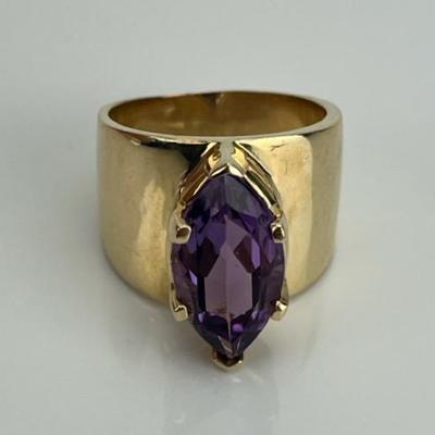 A 10k Yellow Gold 6 Carat Marquis-Cut Amthyst Ring