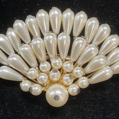 Gold Tone Faux Pearl Fan Brooch
