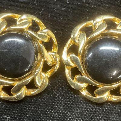 Vtg Gold Tone Chain Black Cabochon Earrings
