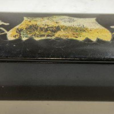 Divided Vtg Lacquered Trinket Box W Lid
