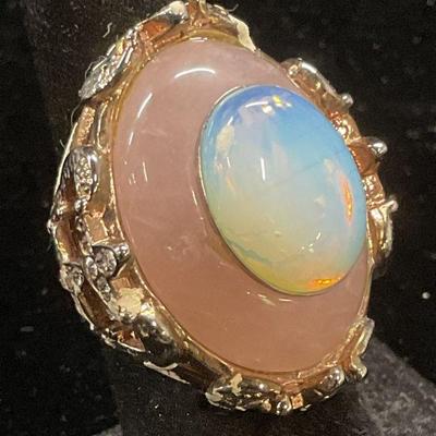 Vintage Gold Tn Moonstone Cabochon Cocktail Ring
