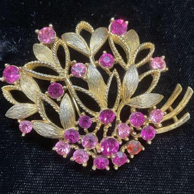 Vtg Lisner Gold Tone Crystal Flower Brooch
