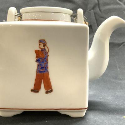 Vintage Hand Painted Asian Porcelain Teapot W Lid
