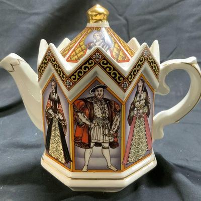 SADLER KING HENRY VIII & HIS 6 WIVES Porc Teapot

