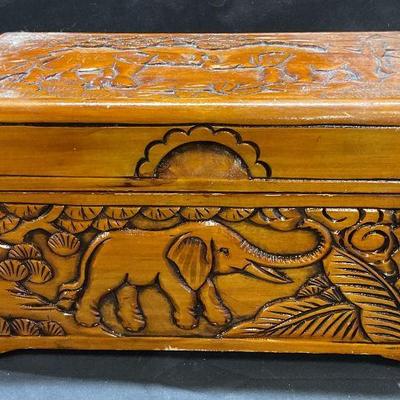 Vtg Carved Wood Elephant Keepsake Jewelry Box
