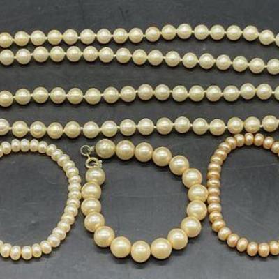 Lot 4 Vintage Pearlescent Necklace & Bracelets

