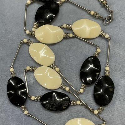 Vintage Silver Tone Black & White Necklace
