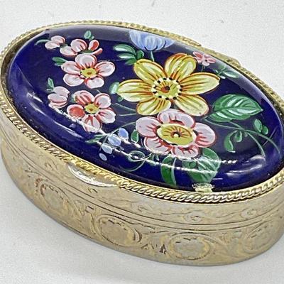 Vintage Floral Motif Metal Hinged Lid Pill Box
