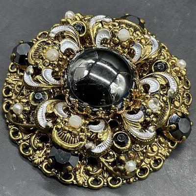 Vintage Bejeweled Open Metalwork Round Brooch

