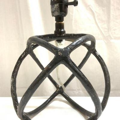 Iron Orb Gyroscope Form Table Lamp

