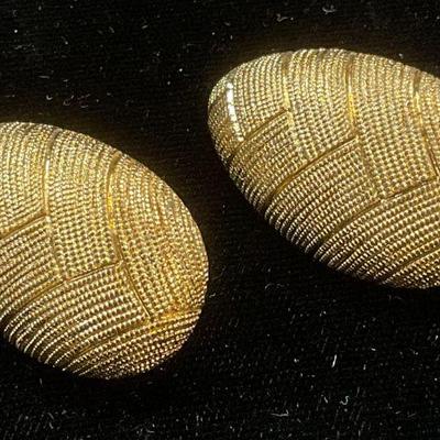 Vtg Monet Gold Tone Drop Shape Stud Earrings
