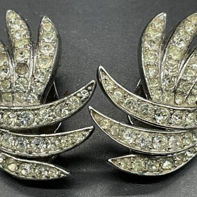 TRIFARI Signed Vintage Crystal Clip On Earrings
