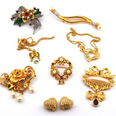 Collection of Avon Jewelry 8 Pieces
