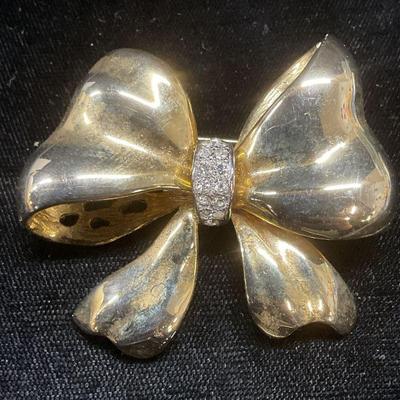 Vintage Gold Tone Crystal Bow Brooch
