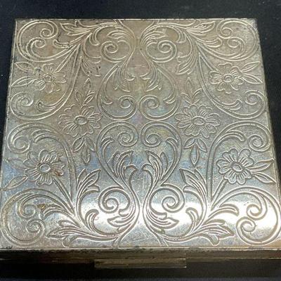 Elgin American Silver Tn Floral Makeup Compact
