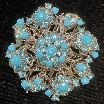 Vtg Silver Tone Blue Crystal Flower Brooch
