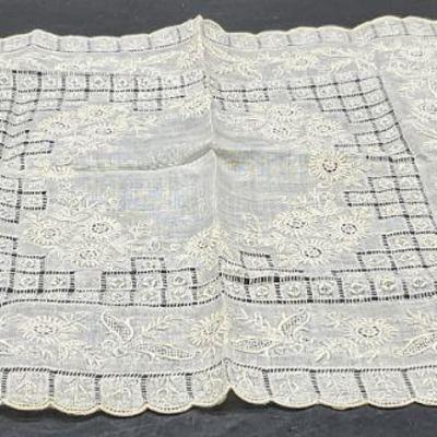 Vintage Floral Embroidery Linen Handkerchief
