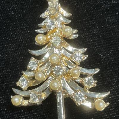 Gold Tn Faux Pearl Crystal Christmas Tree Brooch
