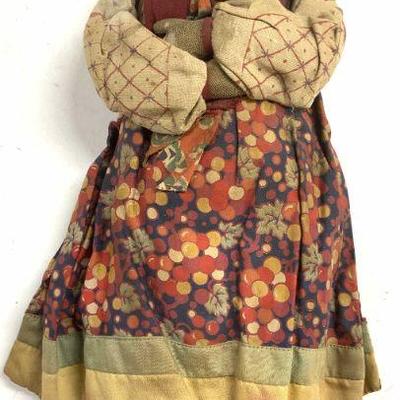 Vntg Old Babushka Russian Peasant Doll
