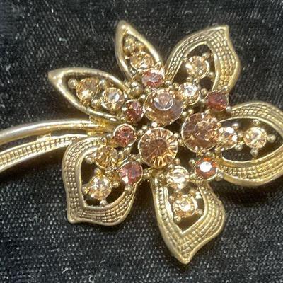 Vintage Gold Tone Amber Crystal Flower Brooch
