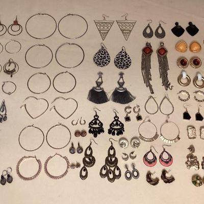 MMS160 Over 55 Pairs Of Various Costume Jewelry Earrings 