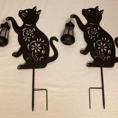 MMS061 Two Black Metal Cat Silhouettes Holding Solar Lanterns New